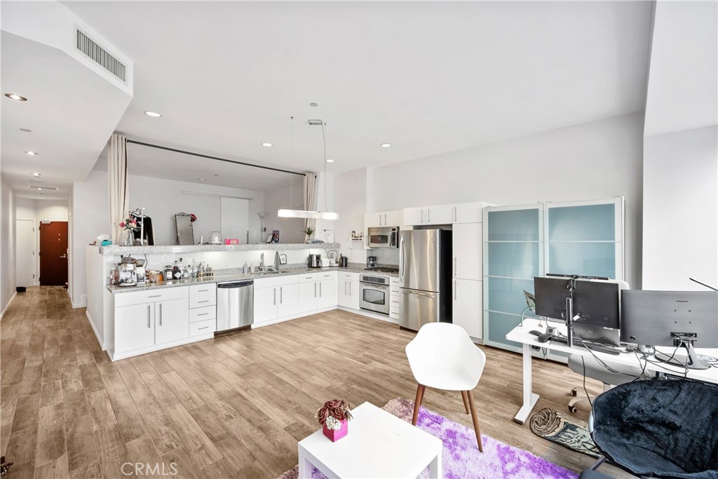 1100 Wilshire Boulevard 2607