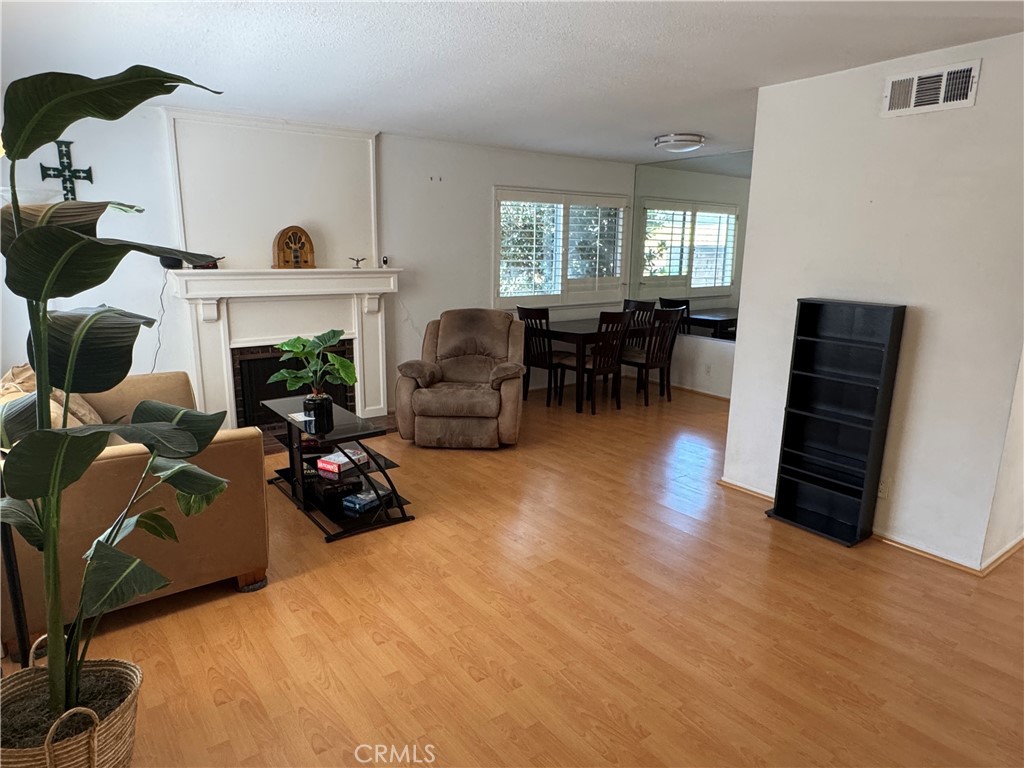 2902 Parkwood Court