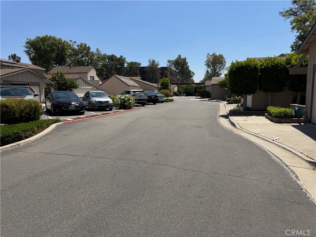 2902 Parkwood Court