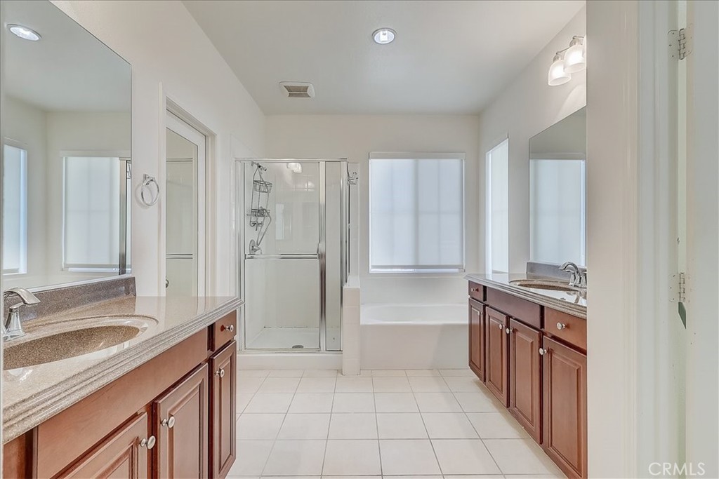 3115 N Sunrise Court