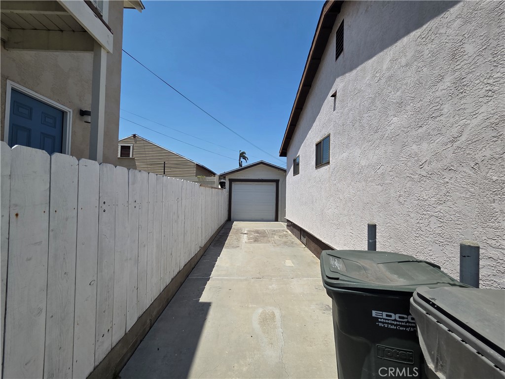 521 E 7th Street