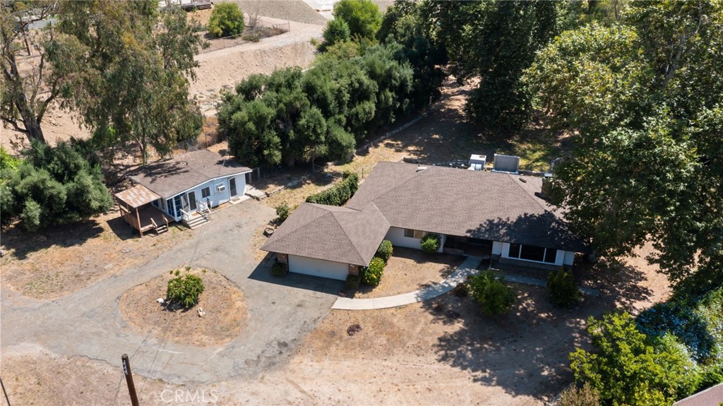 5495 N Mountain View Avenue