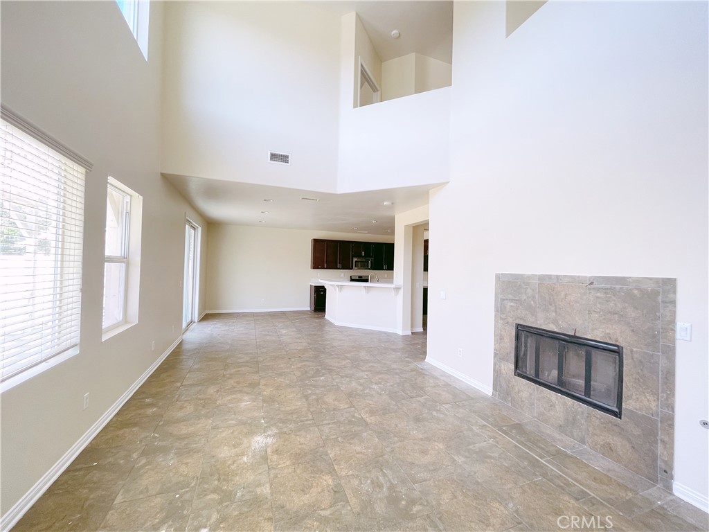 3141 E Avenue J14