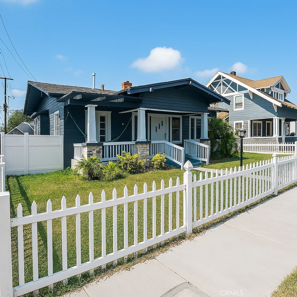 117 E Sycamore Street