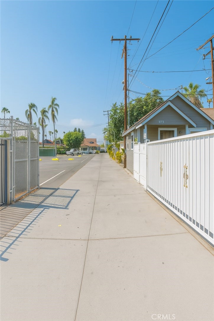 117 E Sycamore Street