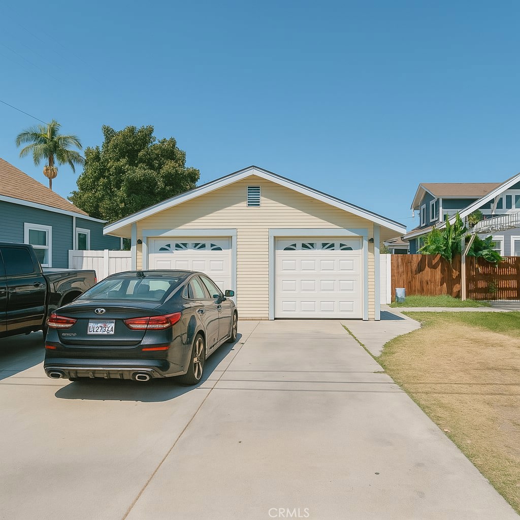117 E Sycamore Street