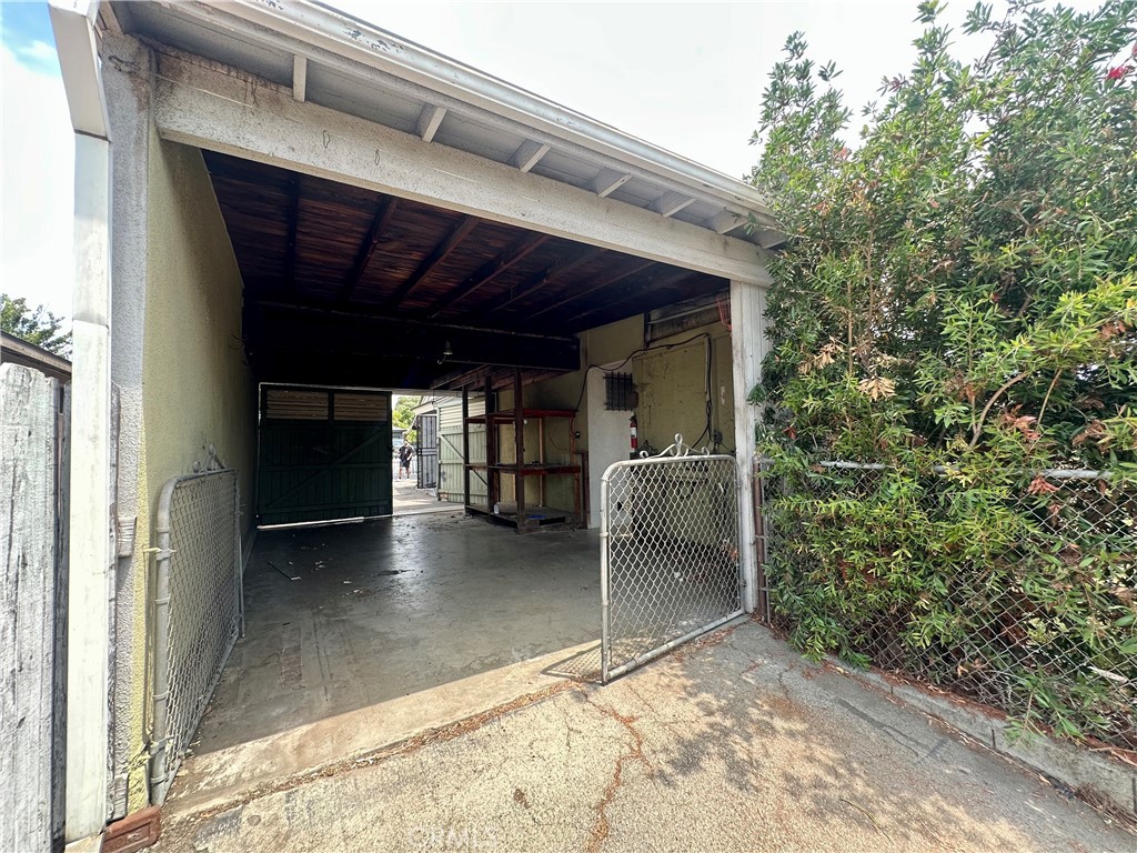 1533 Vanderwell Avenue