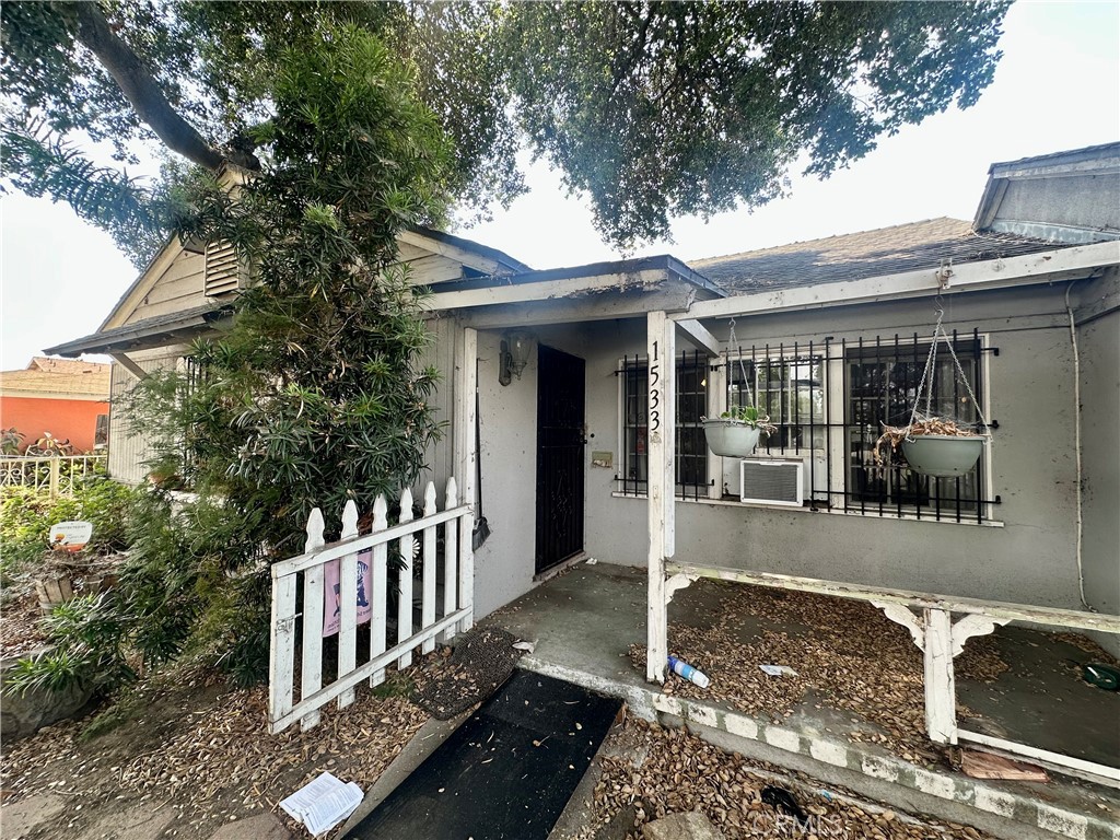 1533 Vanderwell Avenue