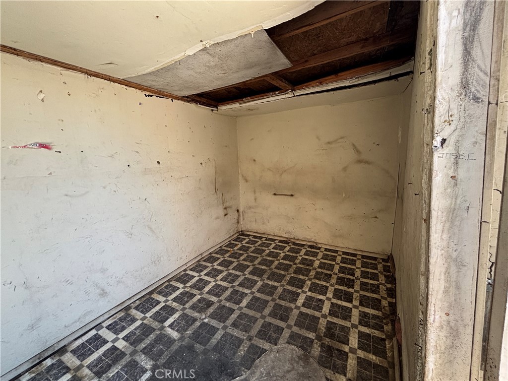 22429 Ibex Avenue
