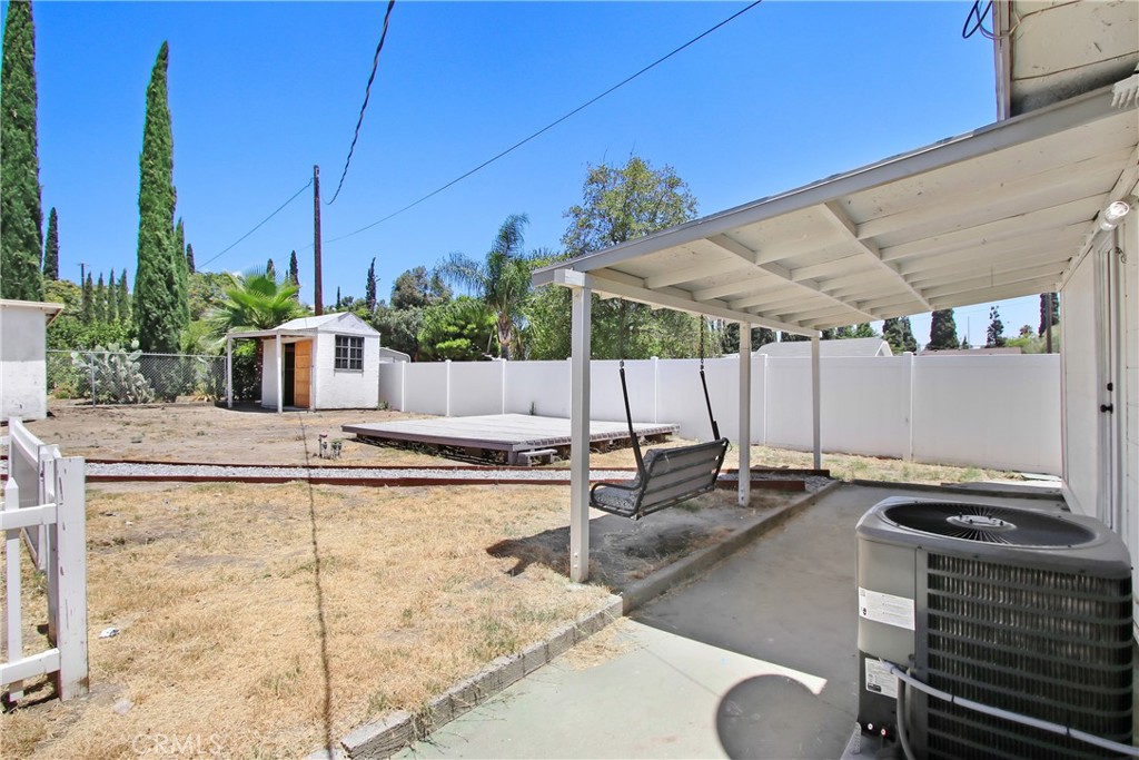 73 W Gilman Street