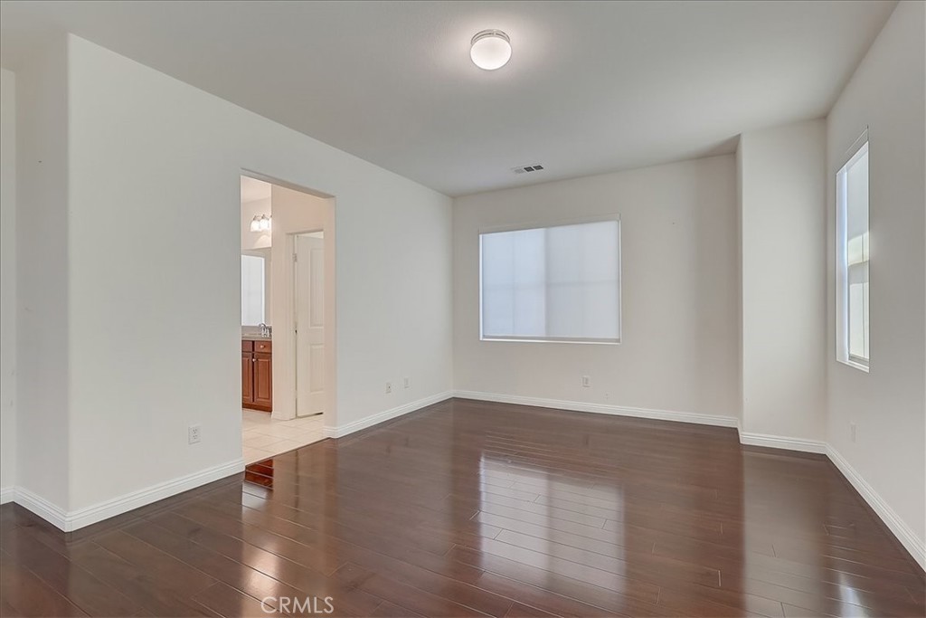 3115 N Sunrise Court