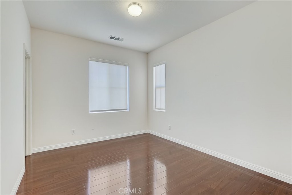 3115 N Sunrise Court