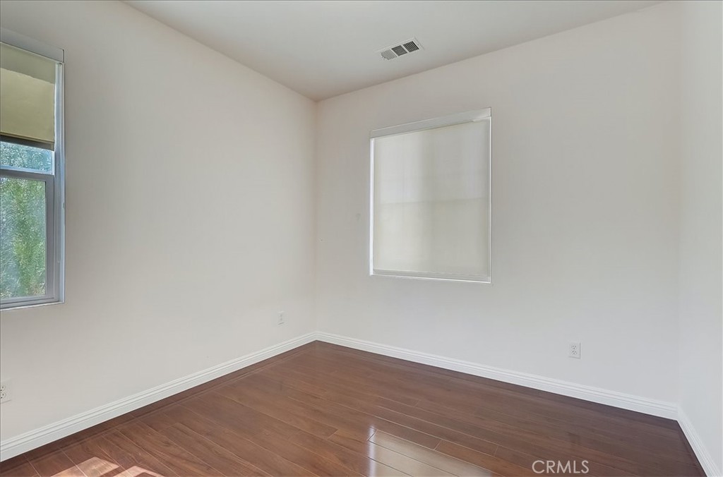 3115 N Sunrise Court