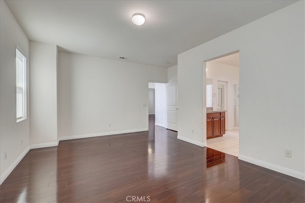 3115 N Sunrise Court