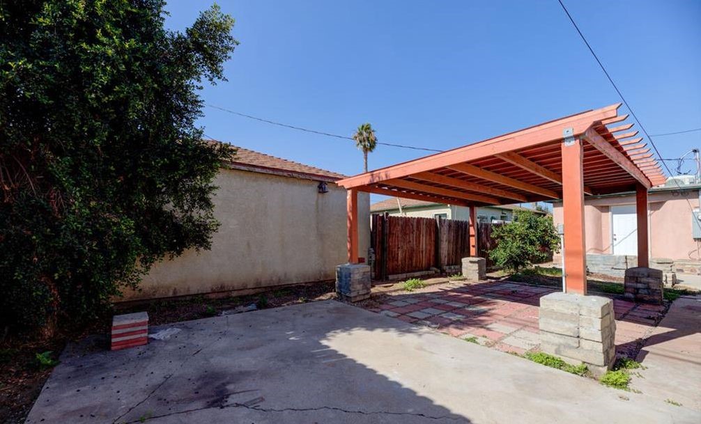 542 W 105th Street