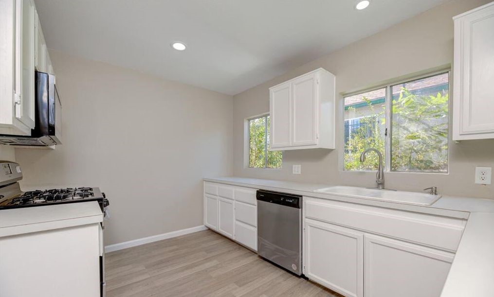 542 W 105th Street