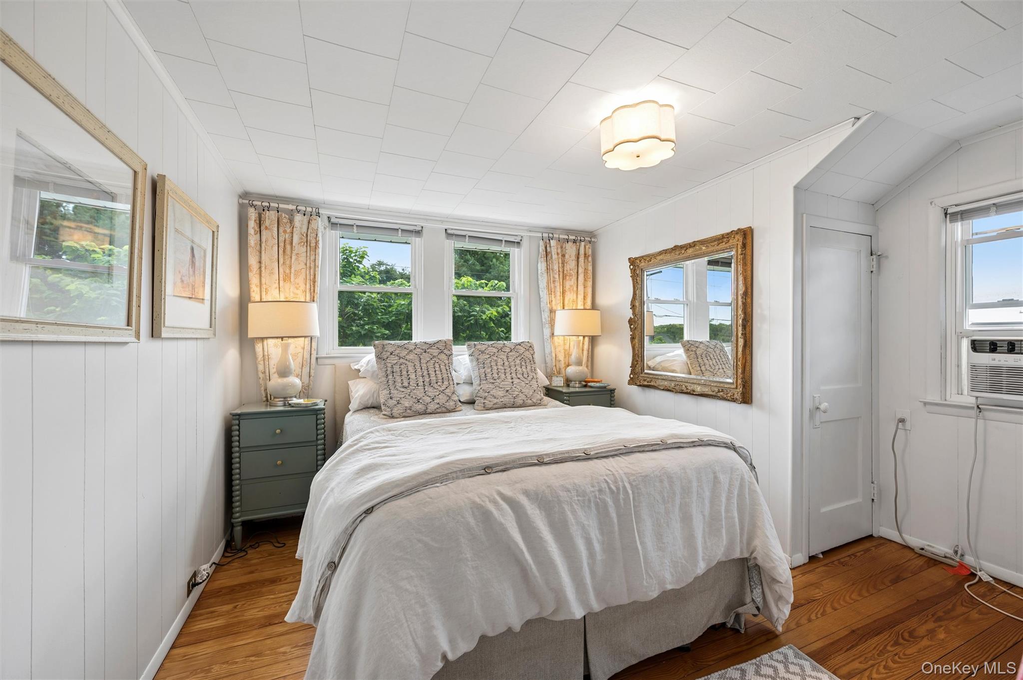 15 S Bay Avenue