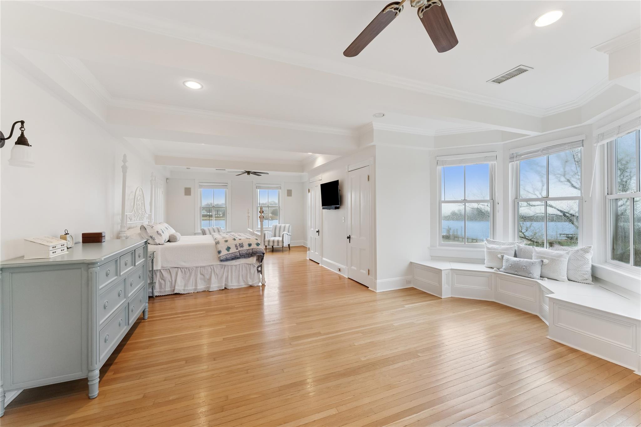 127 Senix Avenue