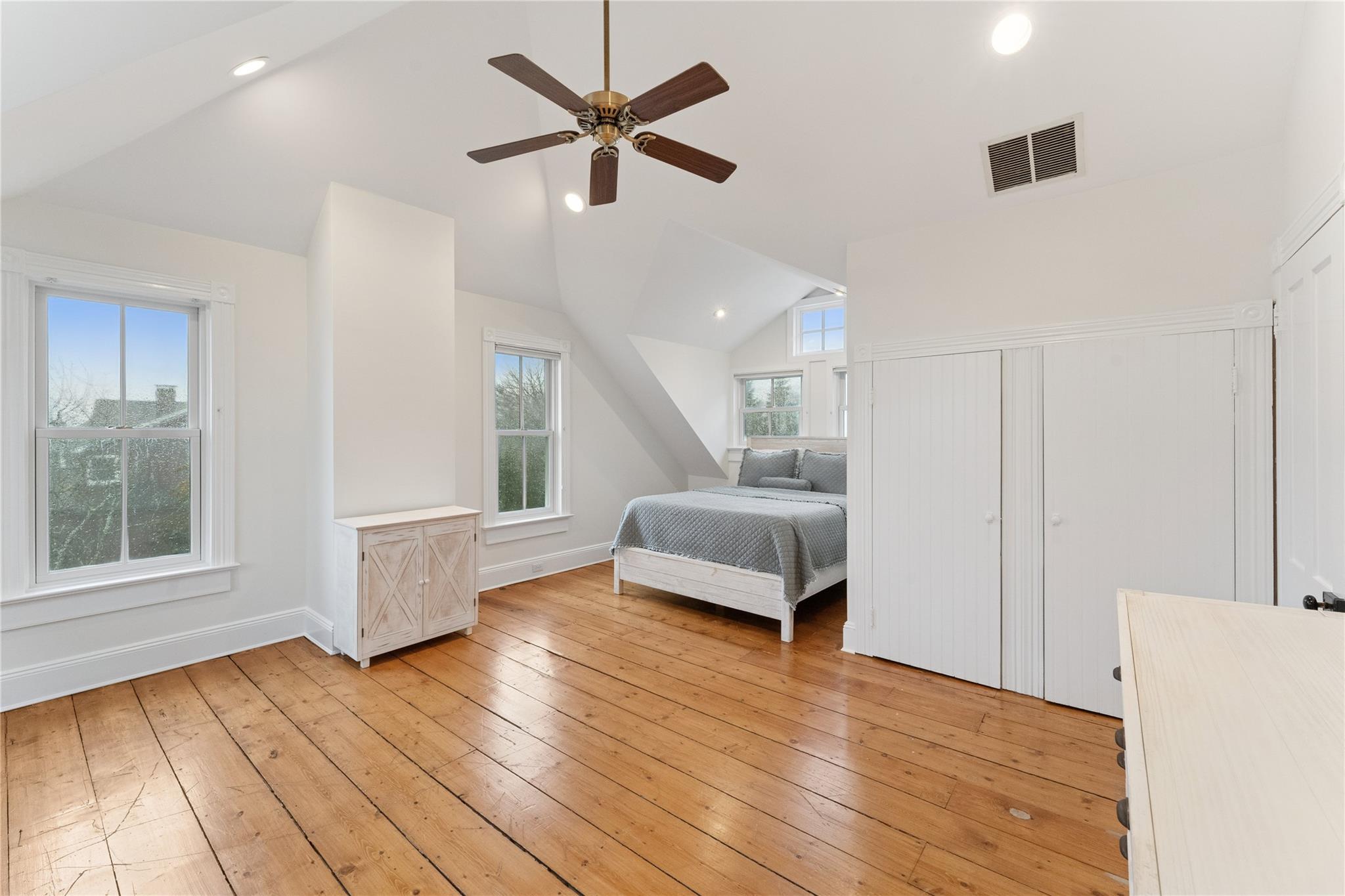 127 Senix Avenue