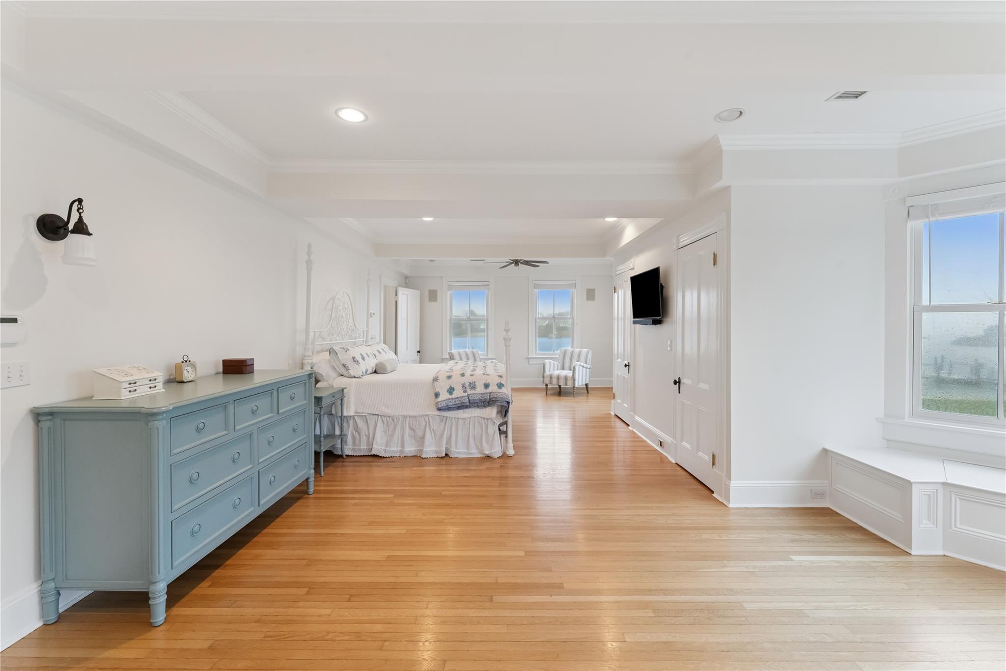 127 Senix Avenue