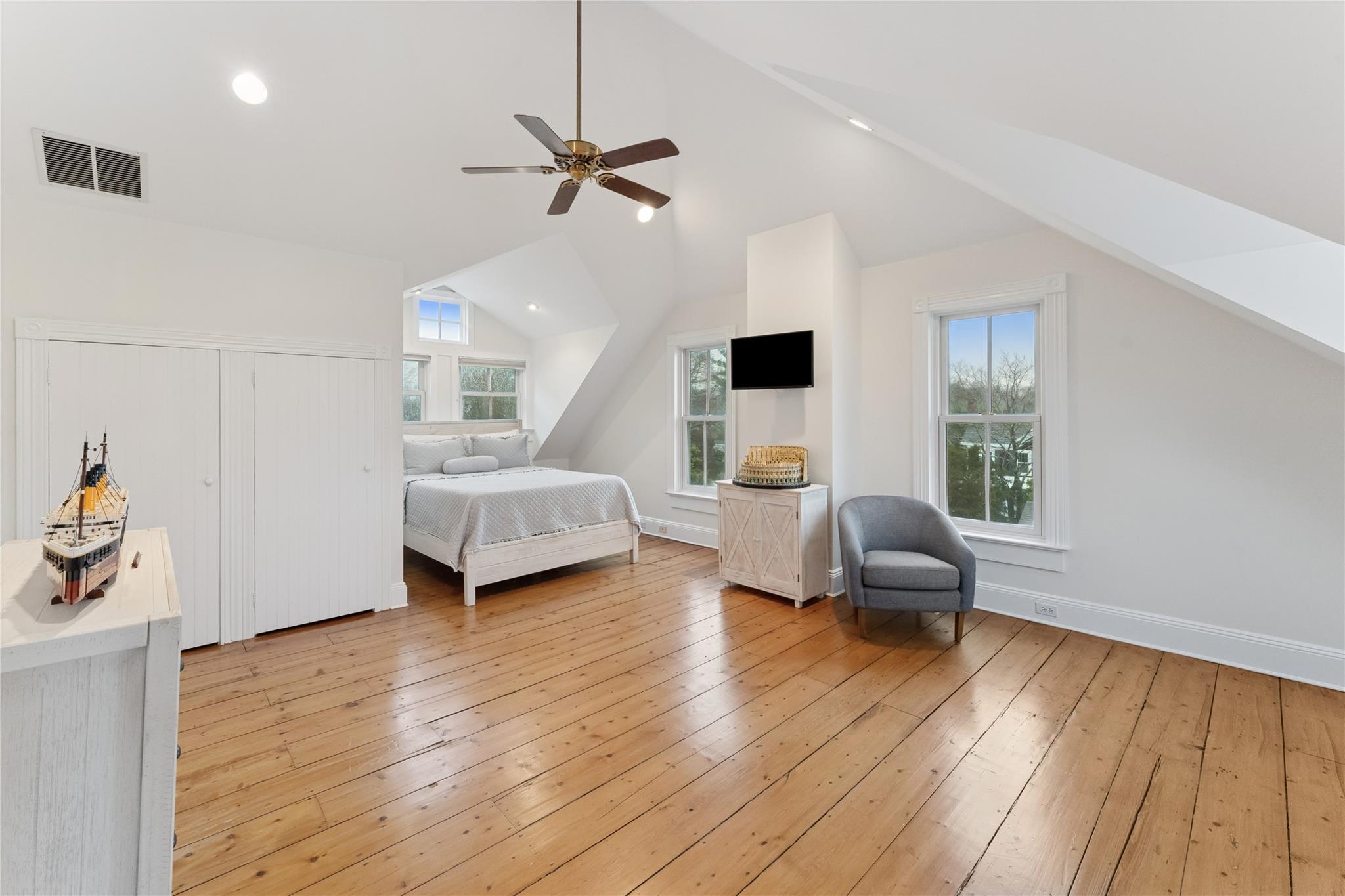127 Senix Avenue