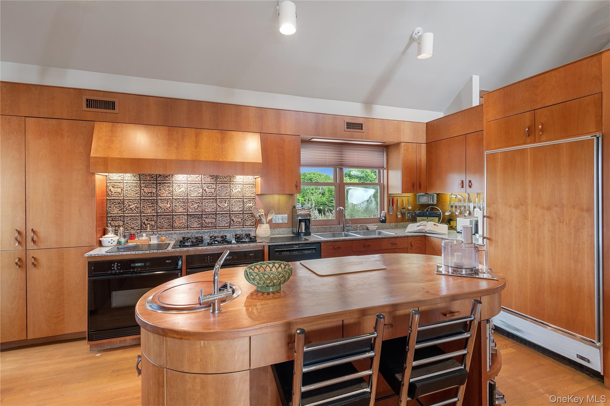 56 Tuthill Point Road