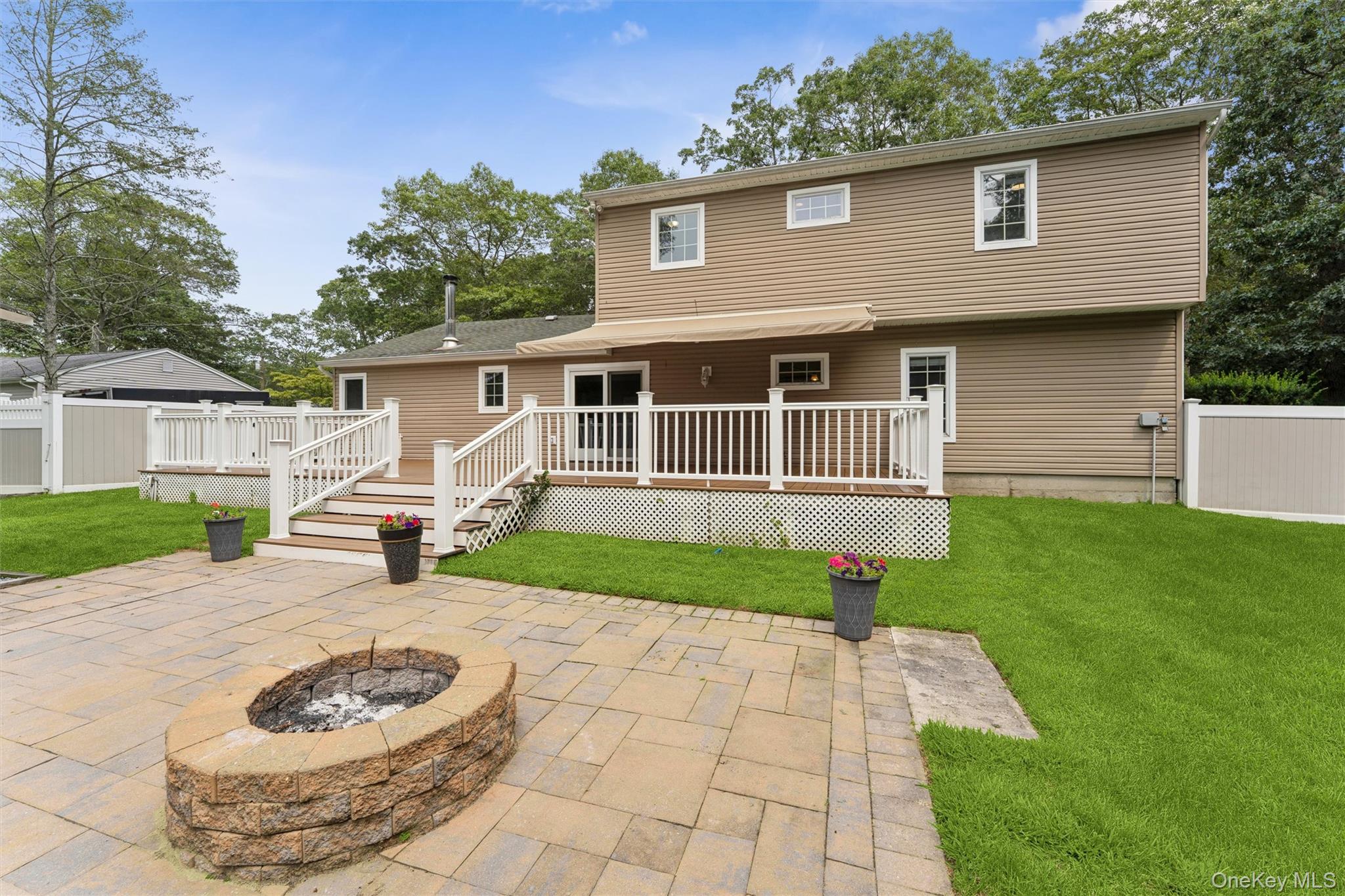 28 Trainor Ave