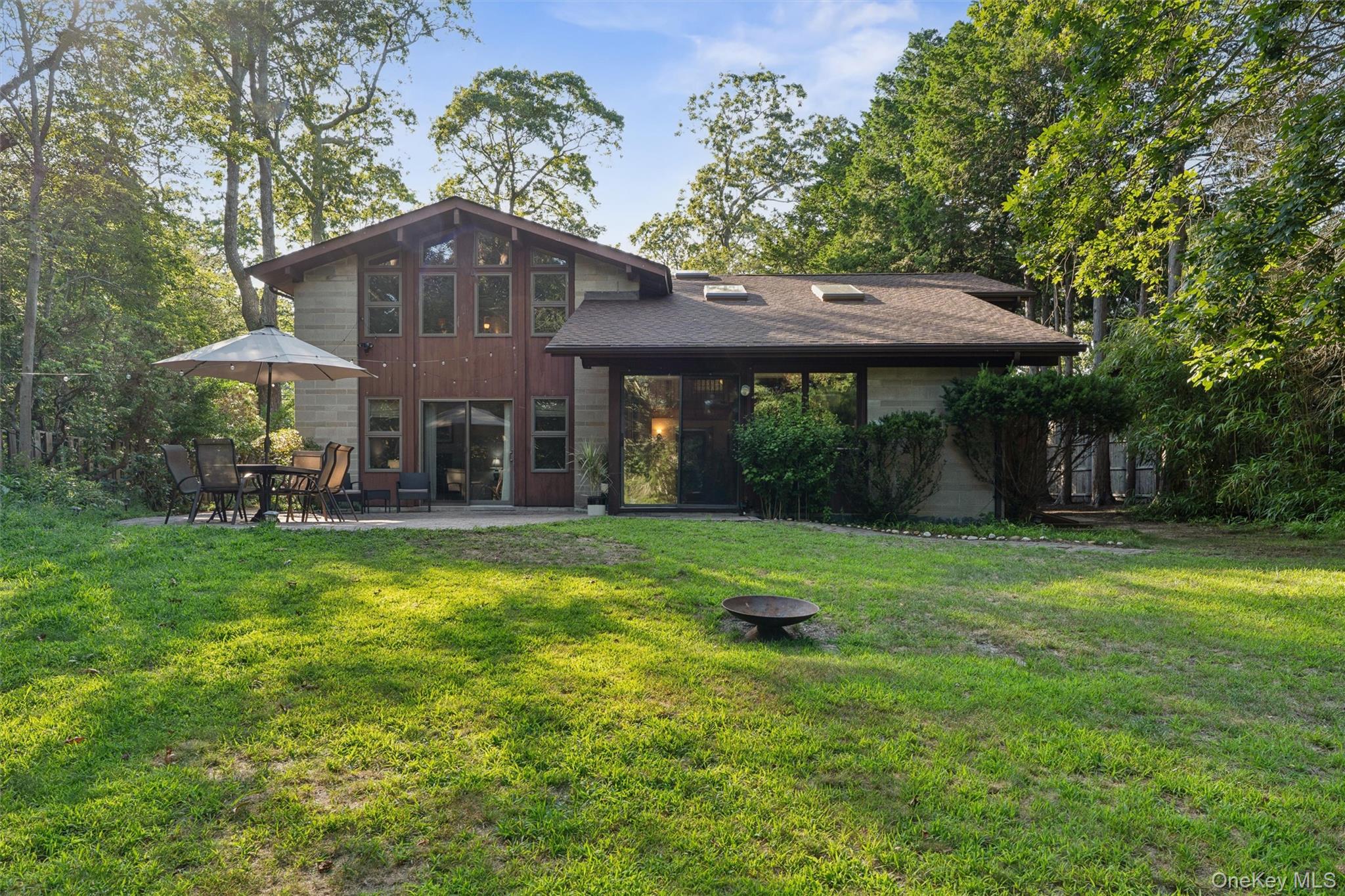 21 Hewitt Boulevard