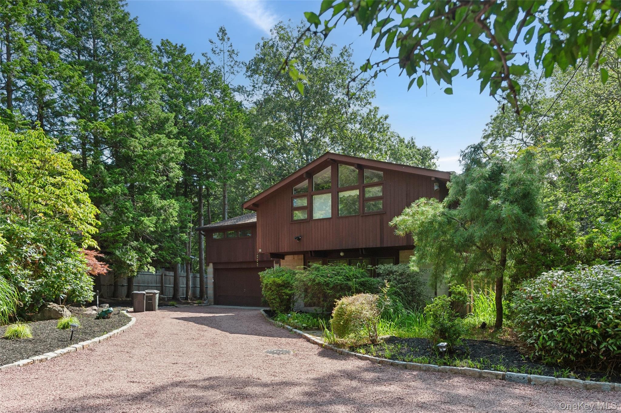 21 Hewitt Boulevard