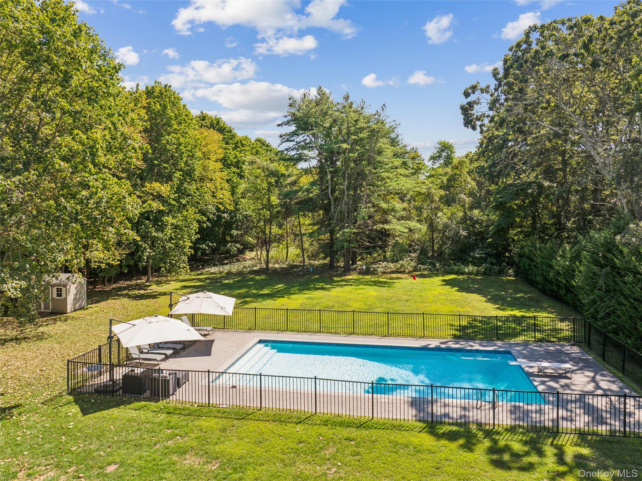 154 Montauk Hwy Highway