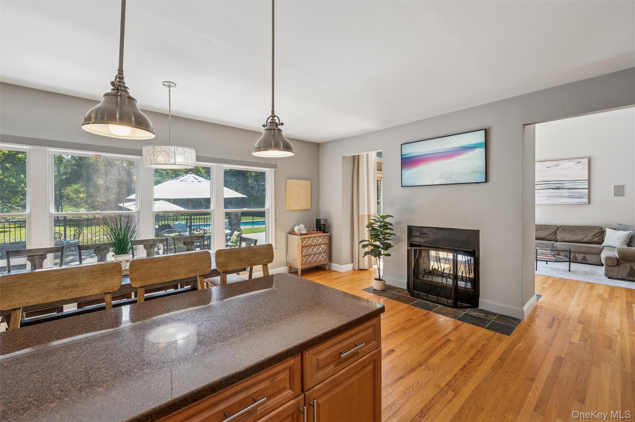 154 Montauk Hwy Highway