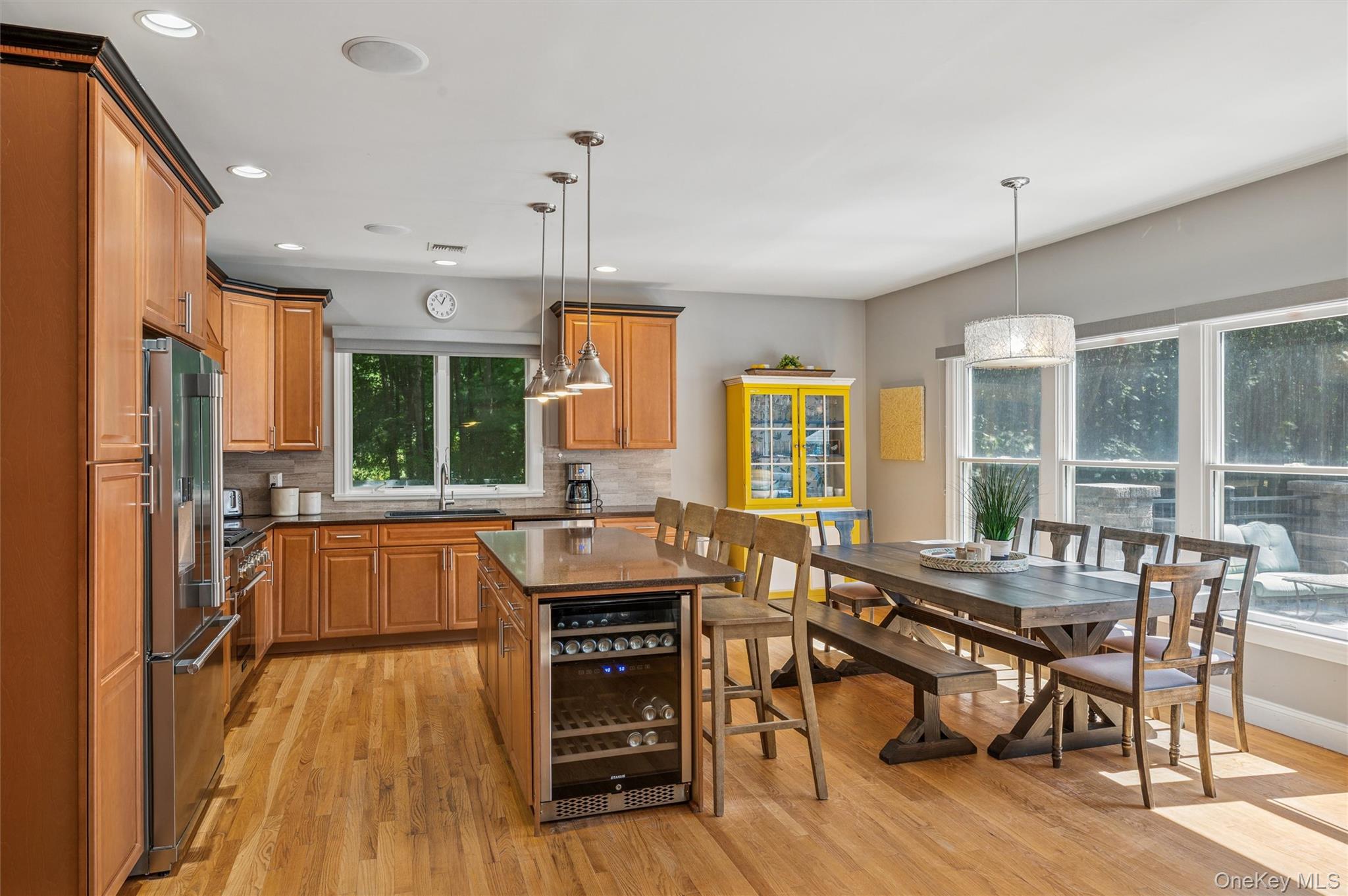 154 Montauk Hwy Highway