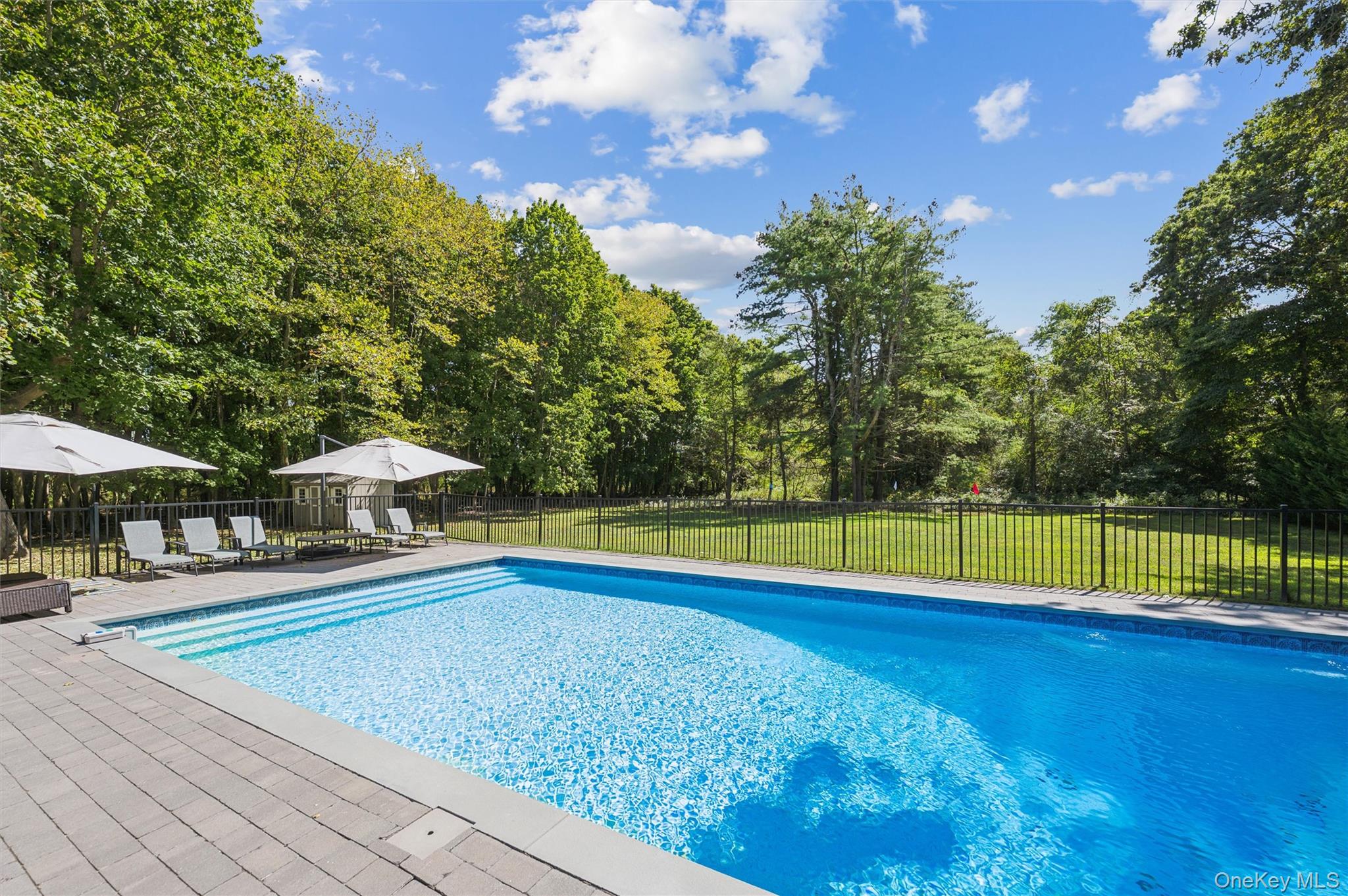 154 Montauk Hwy Highway