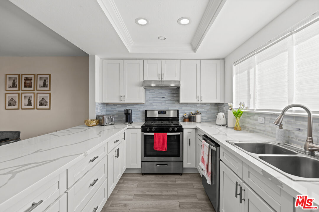 14500 Van Nuys Blvd Unit: 46