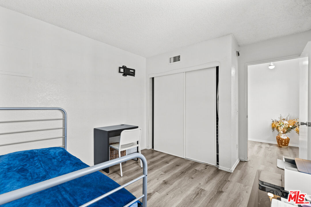 14500 Van Nuys Blvd Unit: 46