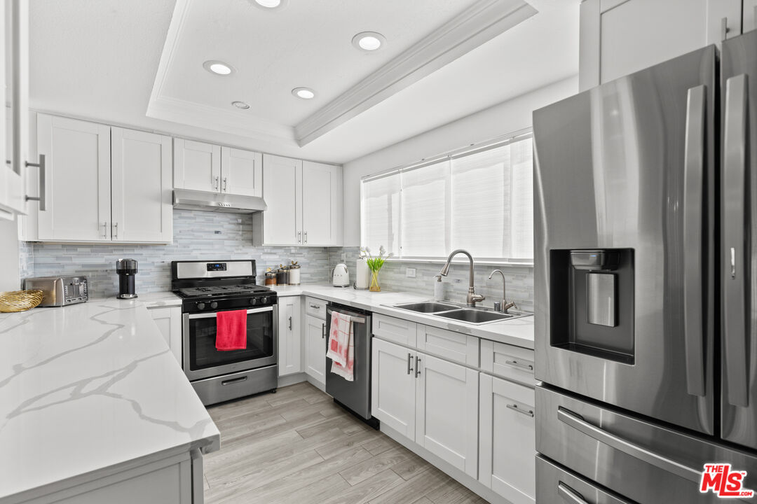 14500 Van Nuys Blvd Unit: 46