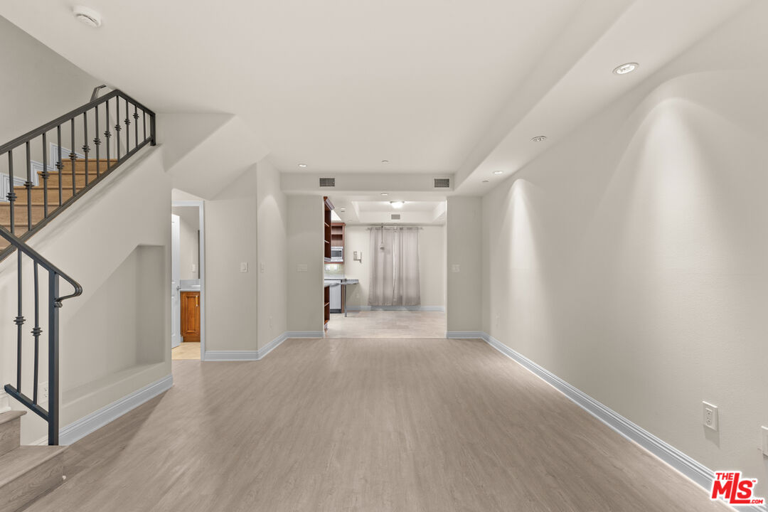 11323 Huston St Unit: 7