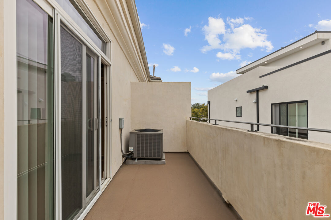 11323 Huston St Unit: 7