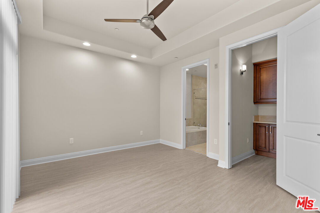 11323 Huston St Unit: 7