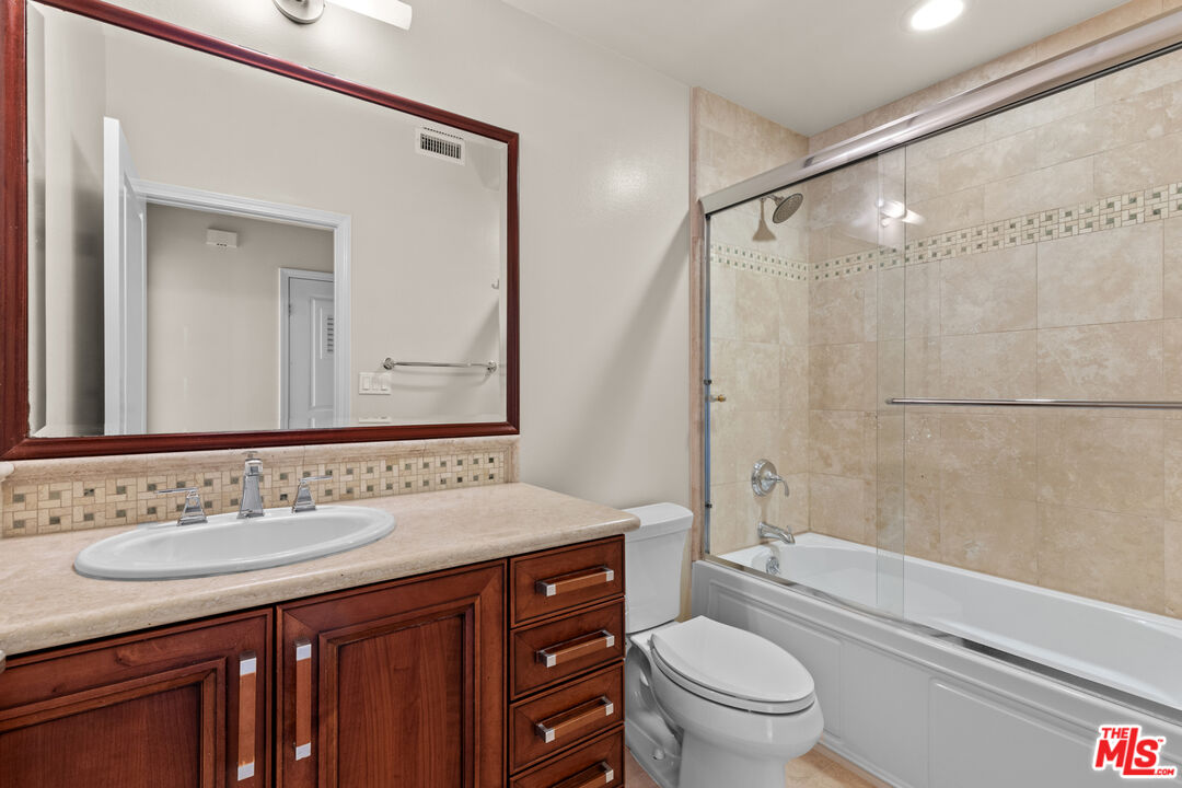 11323 Huston St Unit: 7