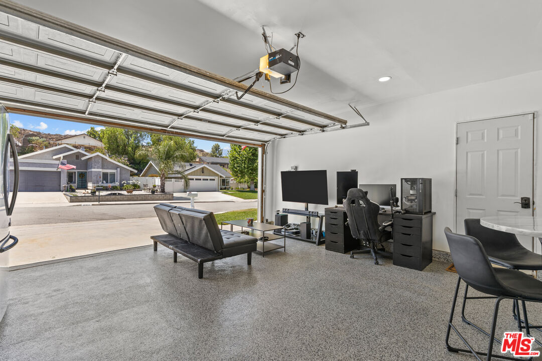 27616 Maple Ridge Cir