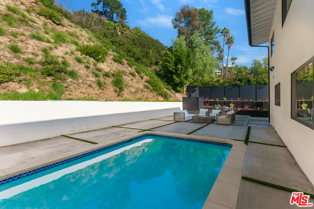 6427 Tahoe Dr