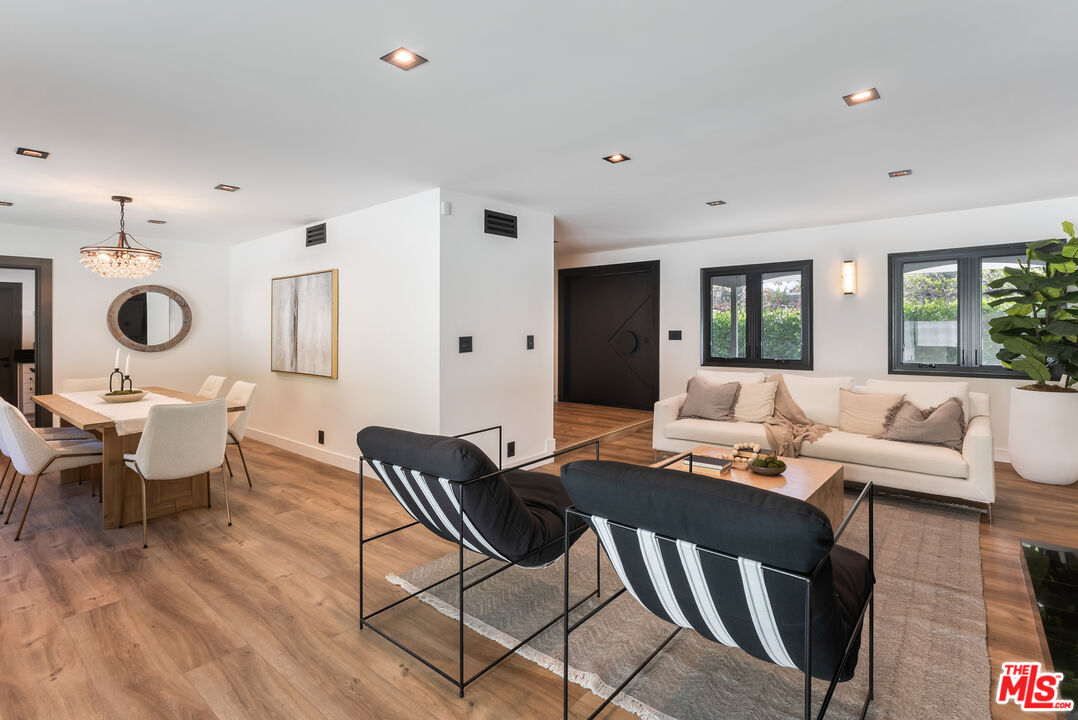 6427 Tahoe Dr