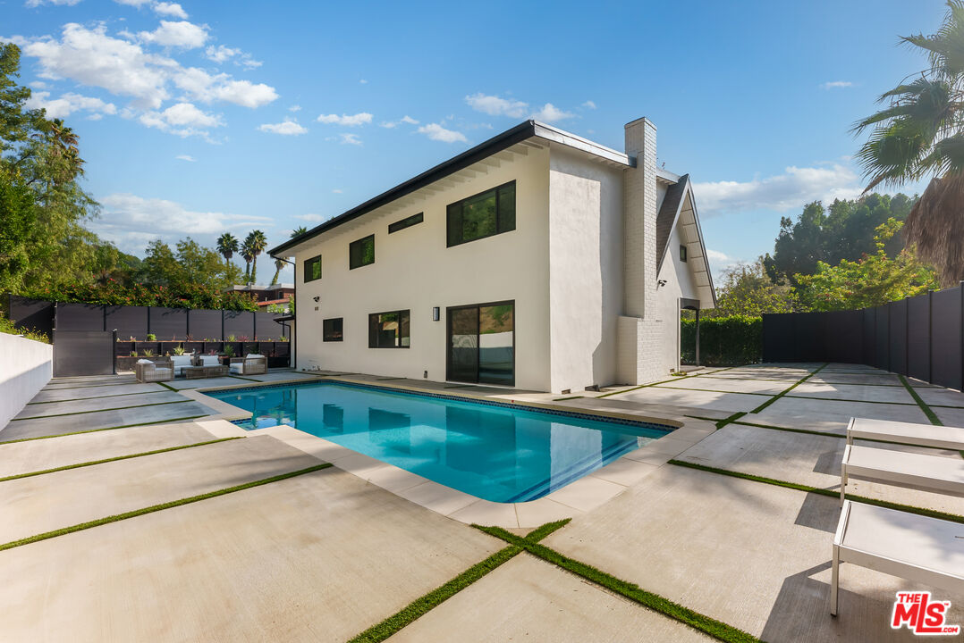 6427 Tahoe Dr