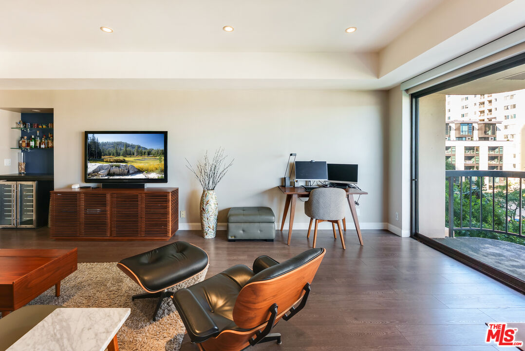 10790 Wilshire Blvd Unit: 404