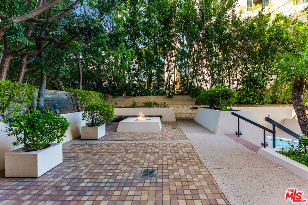 10790 Wilshire Blvd Unit: 404