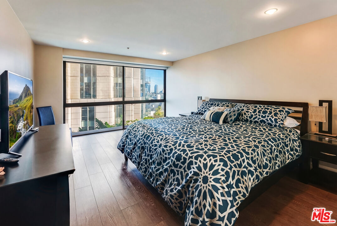 10790 Wilshire Blvd Unit: 404