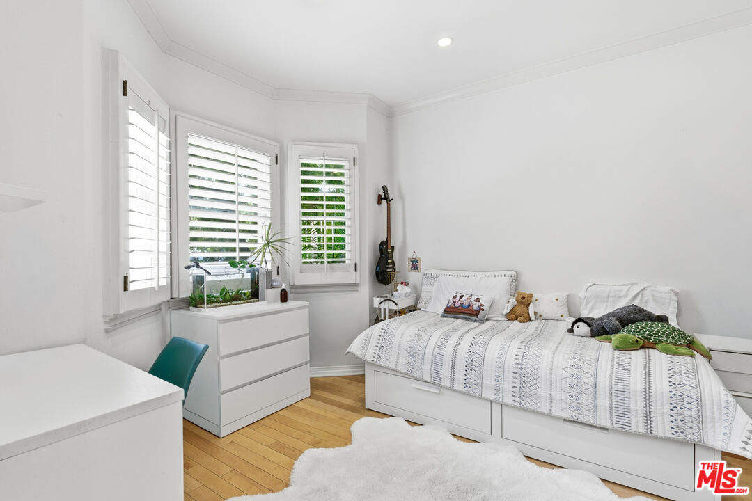 4401 Moorpark Way Unit: 109