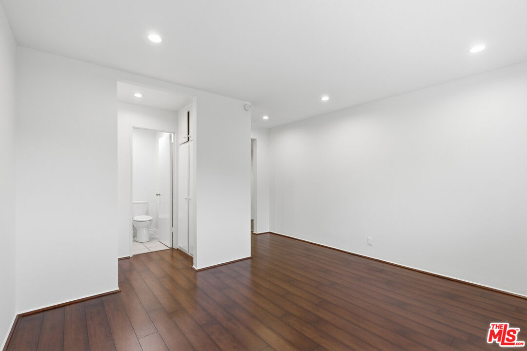 2940 N Verdugo Rd Unit: 305