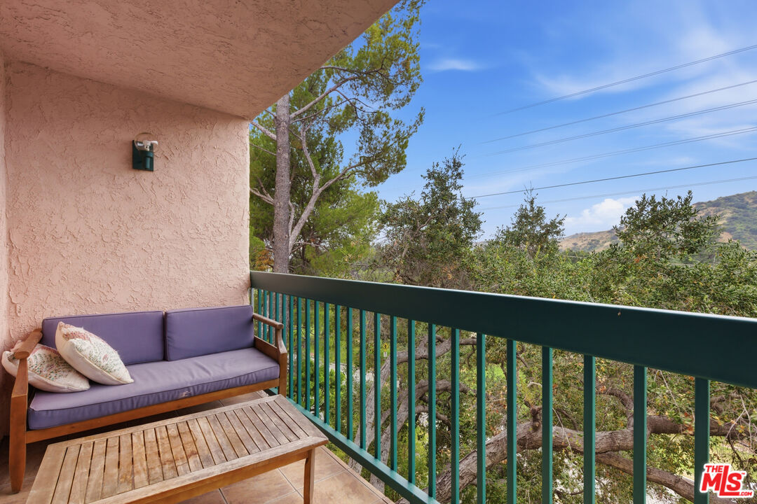2940 N Verdugo Rd Unit: 305